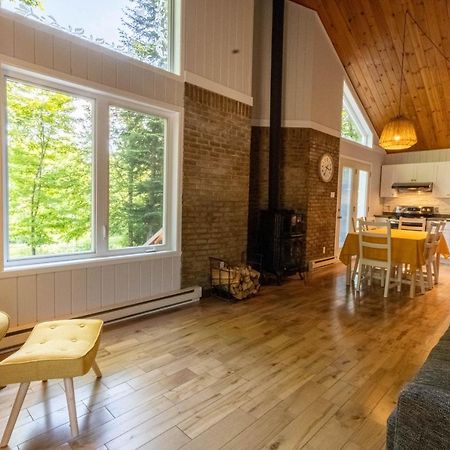 Les Chalets Tourisma - Chalet Dans Les Bois Avec Lac Prive - Le Colibri Saint-Raymond Eksteriør billede