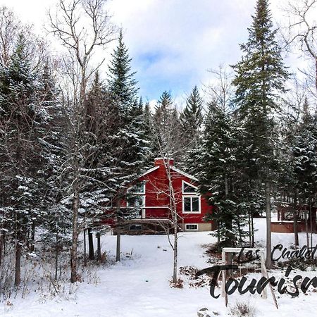 Les Chalets Tourisma - Chalet Dans Les Bois Avec Lac Prive - Le Colibri Saint-Raymond Eksteriør billede