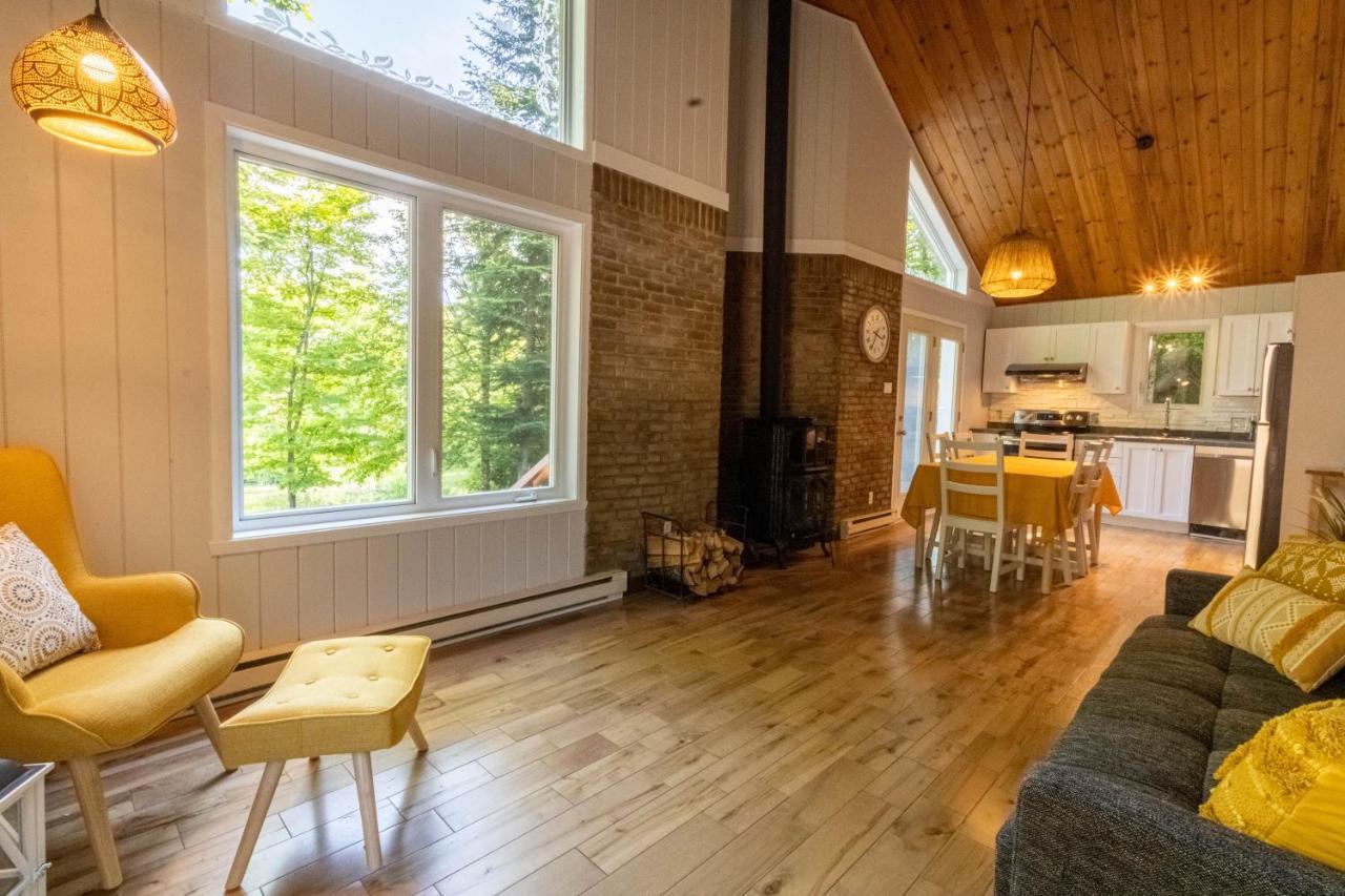 Les Chalets Tourisma - Chalet Dans Les Bois Avec Lac Prive - Le Colibri Saint-Raymond Eksteriør billede