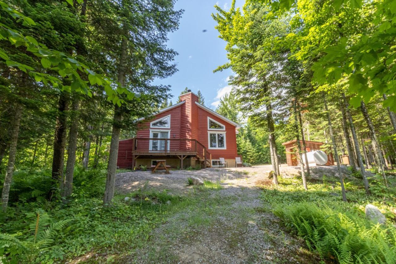 Les Chalets Tourisma - Chalet Dans Les Bois Avec Lac Prive - Le Colibri Saint-Raymond Eksteriør billede
