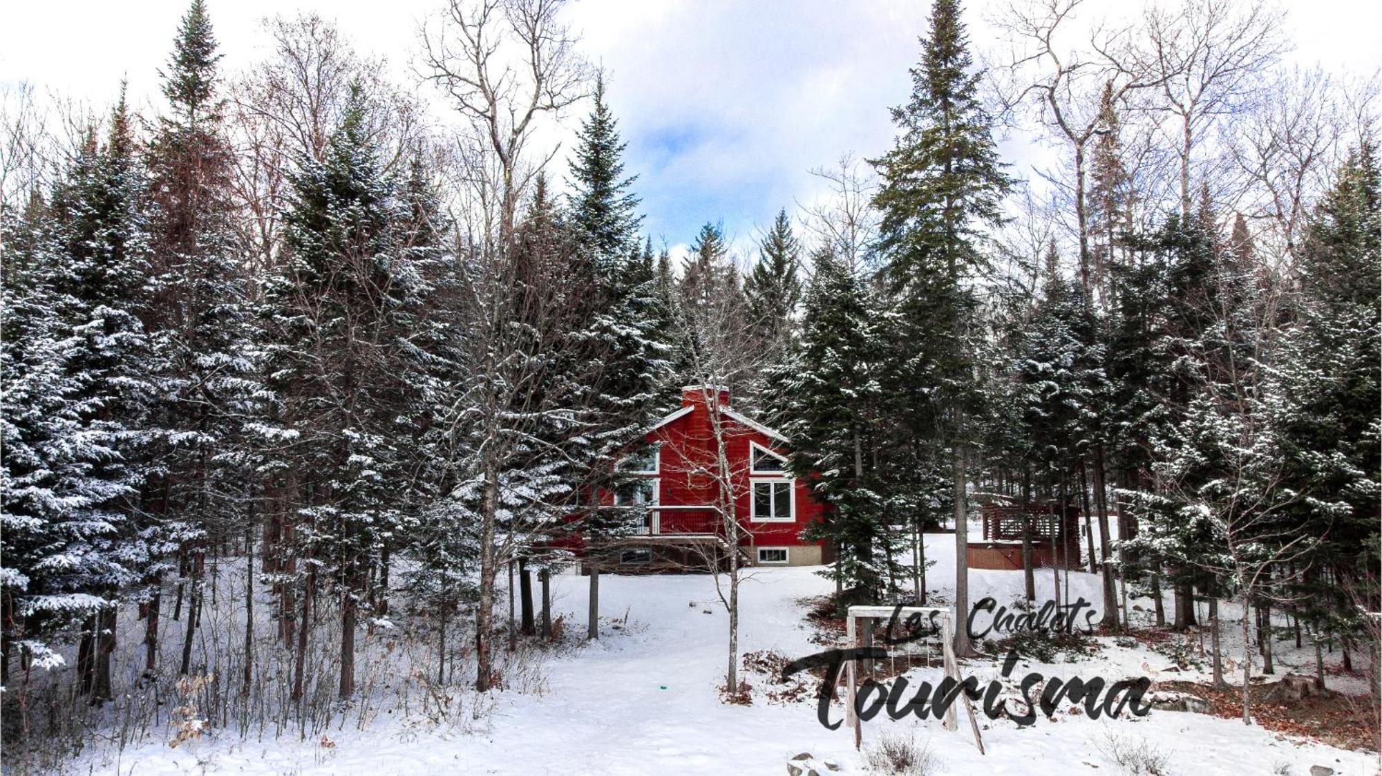 Les Chalets Tourisma - Chalet Dans Les Bois Avec Lac Prive - Le Colibri Saint-Raymond Eksteriør billede